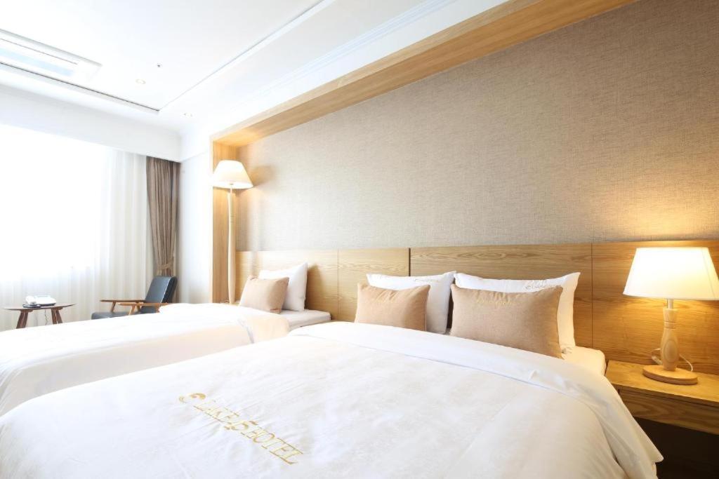 Lake 45 Hotel Naju Luaran gambar