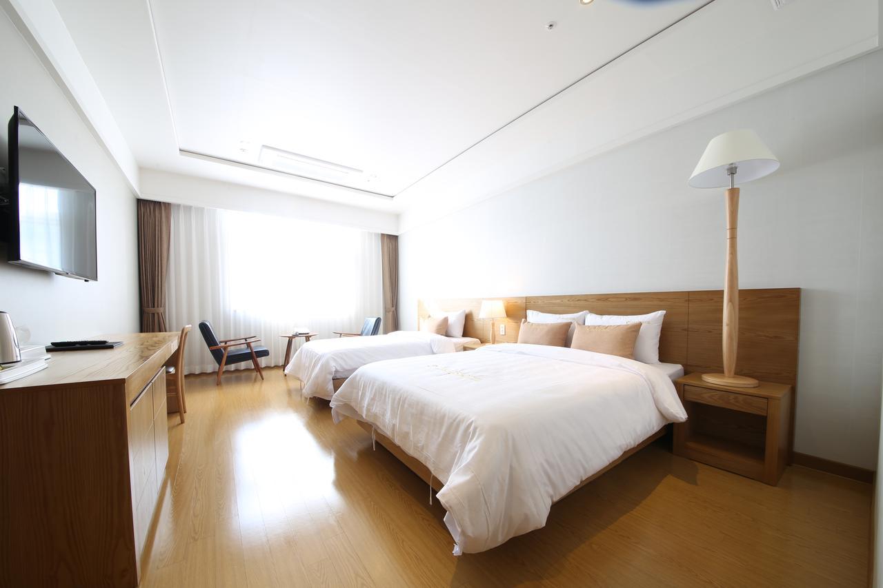 Lake 45 Hotel Naju Luaran gambar