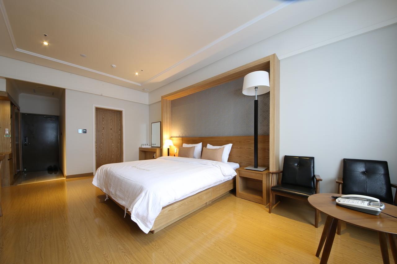 Lake 45 Hotel Naju Luaran gambar