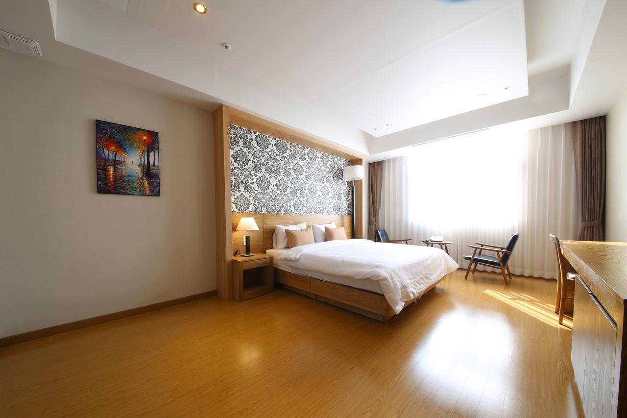 Lake 45 Hotel Naju Luaran gambar